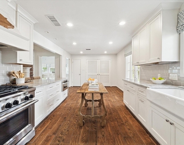 737 Country Lane - Photo Thumbnail 5