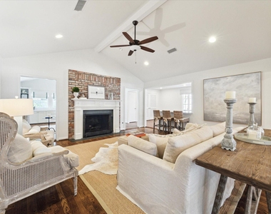 737 Country Lane - Photo Thumbnail 10