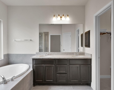 122 Kinnerly Peak Place - Photo Thumbnail 18