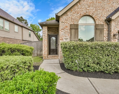 122 Kinnerly Peak Place - Photo Thumbnail 2