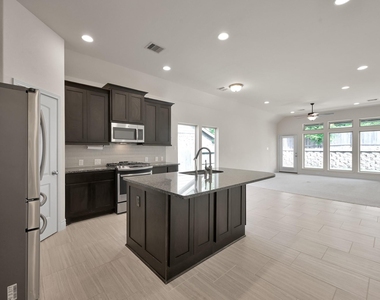122 Kinnerly Peak Place - Photo Thumbnail 8