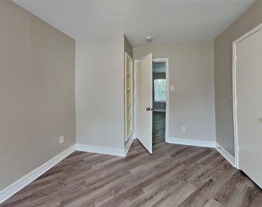 19526 Rocky Bank Drive - Photo Thumbnail 8