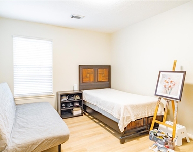 18310 Spellbrook Drive - Photo Thumbnail 9