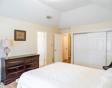 18310 Spellbrook Drive - Photo Thumbnail 13