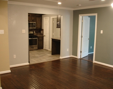 1134 Hahlo Street - Photo Thumbnail 9