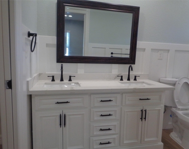 2035 Sherwood Forest Street - Photo Thumbnail 23
