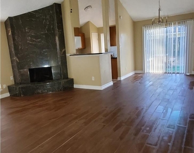 6705 Dinner Creek Court - Photo Thumbnail 2
