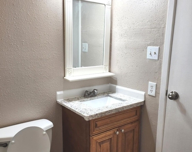6705 Dinner Creek Court - Photo Thumbnail 12