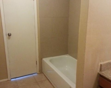 6705 Dinner Creek Court - Photo Thumbnail 11