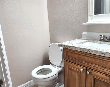 6705 Dinner Creek Court - Photo Thumbnail 13