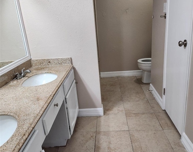 6705 Dinner Creek Court - Photo Thumbnail 7