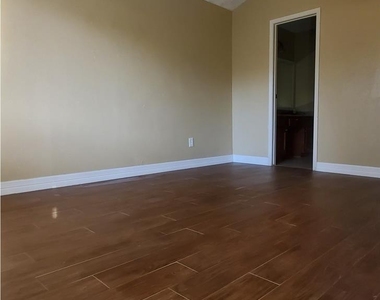 6705 Dinner Creek Court - Photo Thumbnail 6