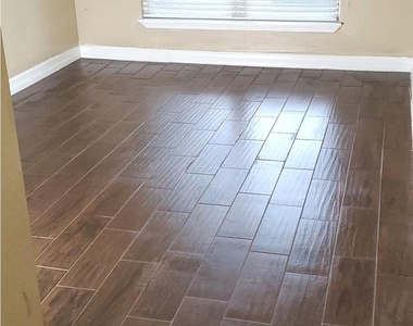 6705 Dinner Creek Court - Photo Thumbnail 10