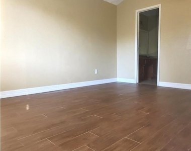 6705 Dinner Creek Court - Photo Thumbnail 6