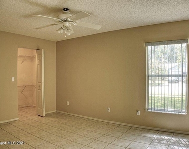 805 Crossbow Drive - Photo Thumbnail 13