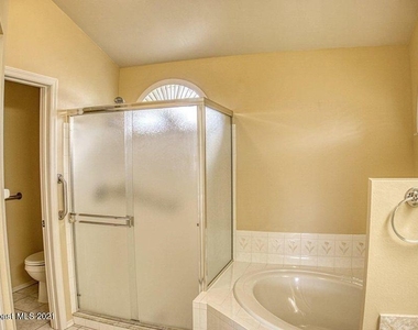 805 Crossbow Drive - Photo Thumbnail 11