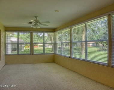 805 Crossbow Drive - Photo Thumbnail 8