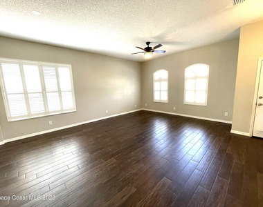1600 Tailfeather Court - Photo Thumbnail 2