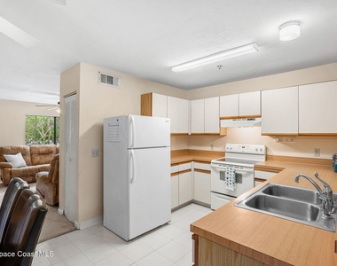 7814 Shadowood Drive - Photo Thumbnail 8