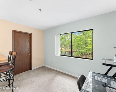 7814 Shadowood Drive - Photo Thumbnail 12