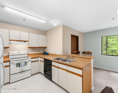 7814 Shadowood Drive - Photo Thumbnail 7
