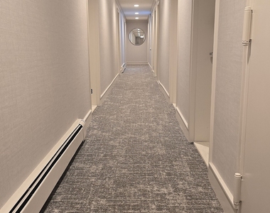 West 52nd Street - Photo Thumbnail 5