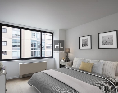 West 42nd Street - Photo Thumbnail 1