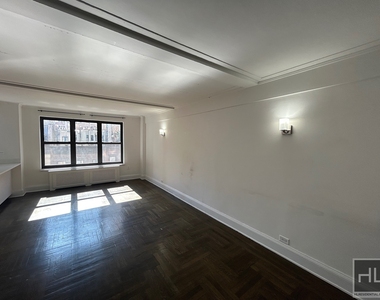 East 38 Street - Photo Thumbnail 2
