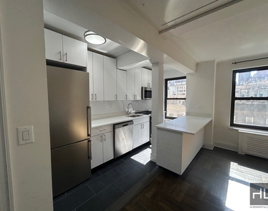 East 38 Street - Photo Thumbnail 3