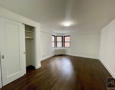 E 16 St - Photo Thumbnail 3