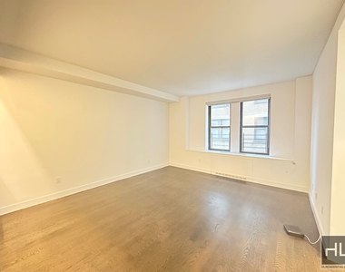 666 West End Avenue - Photo Thumbnail 3