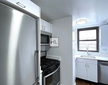 East 57th Street - Photo Thumbnail 1