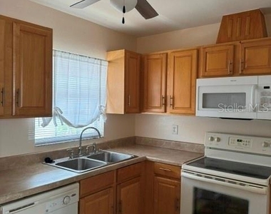 4507 Yorkshire Avenue - Photo Thumbnail 2