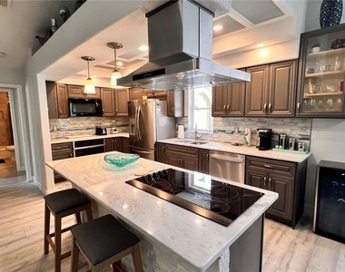 5556 Legend Hills Lane - Photo Thumbnail 9
