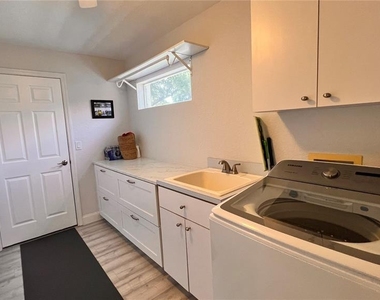 5556 Legend Hills Lane - Photo Thumbnail 18