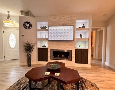 5556 Legend Hills Lane - Photo Thumbnail 8
