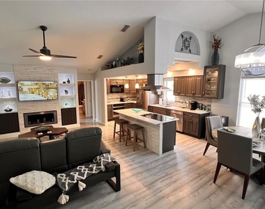 5556 Legend Hills Lane - Photo Thumbnail 7