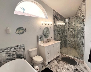 5556 Legend Hills Lane - Photo Thumbnail 12