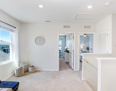 3044 Suncoast Plains Drive - Photo Thumbnail 16