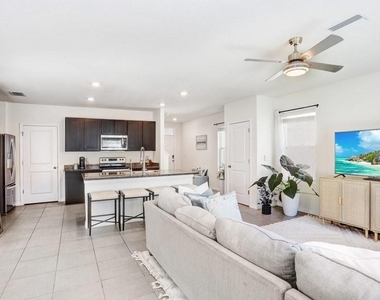 3044 Suncoast Plains Drive - Photo Thumbnail 12