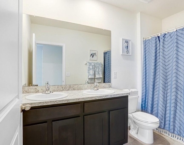 3044 Suncoast Plains Drive - Photo Thumbnail 27