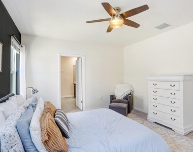 3044 Suncoast Plains Drive - Photo Thumbnail 20