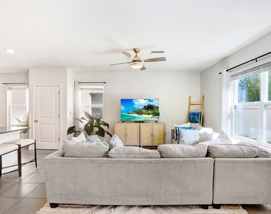 3044 Suncoast Plains Drive - Photo Thumbnail 11