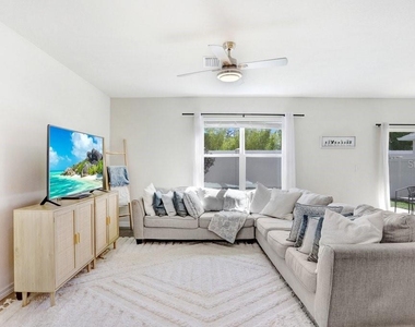 3044 Suncoast Plains Drive - Photo Thumbnail 10