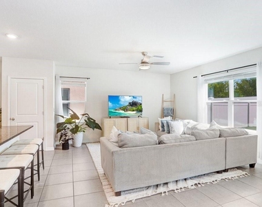 3044 Suncoast Plains Drive - Photo Thumbnail 7
