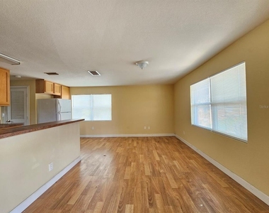 117 N Evergreen Avenue - Photo Thumbnail 3