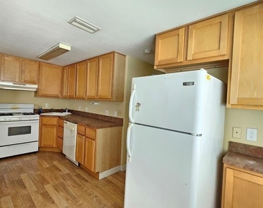 117 N Evergreen Avenue - Photo Thumbnail 6