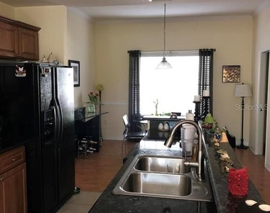 105 S Sherrill Street - Photo Thumbnail 7