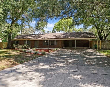 6928 Greenhill Place - Photo Thumbnail 2