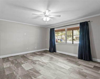 6928 Greenhill Place - Photo Thumbnail 4